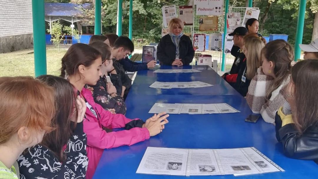С 21 по 23 сентября лидер РДШ "Меридиан" Сухарева Виктория представила нашу школу на городском слете "РДШ - вектор успеха" в г. Горячий ключ .